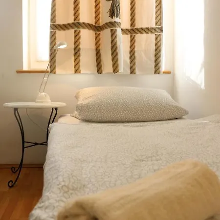 Studio-apartments & Moeblierte Fuer Monteure Zentral In Apartment *